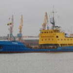split hopper barges for charter